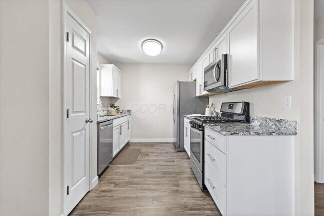 Foto del edificio - 484 Linwood Ave