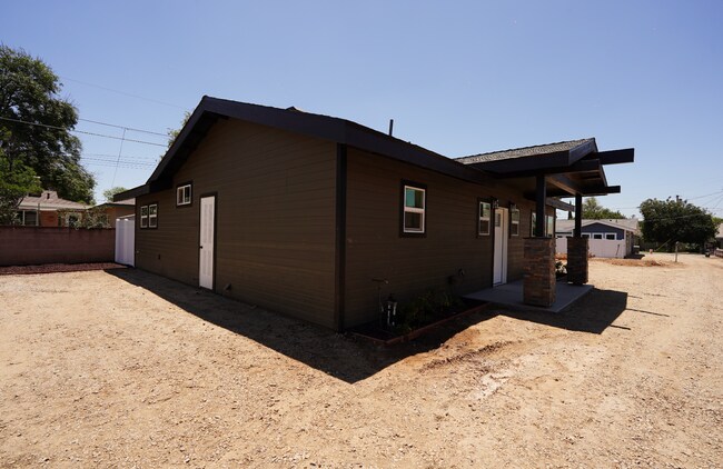 Foto del edificio - 4805 Charlotte Way