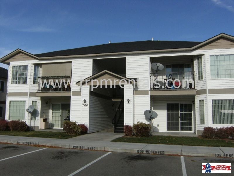 Primary Photo - Spacious 3 Bed, 2 Bath Upper Level Apartment
