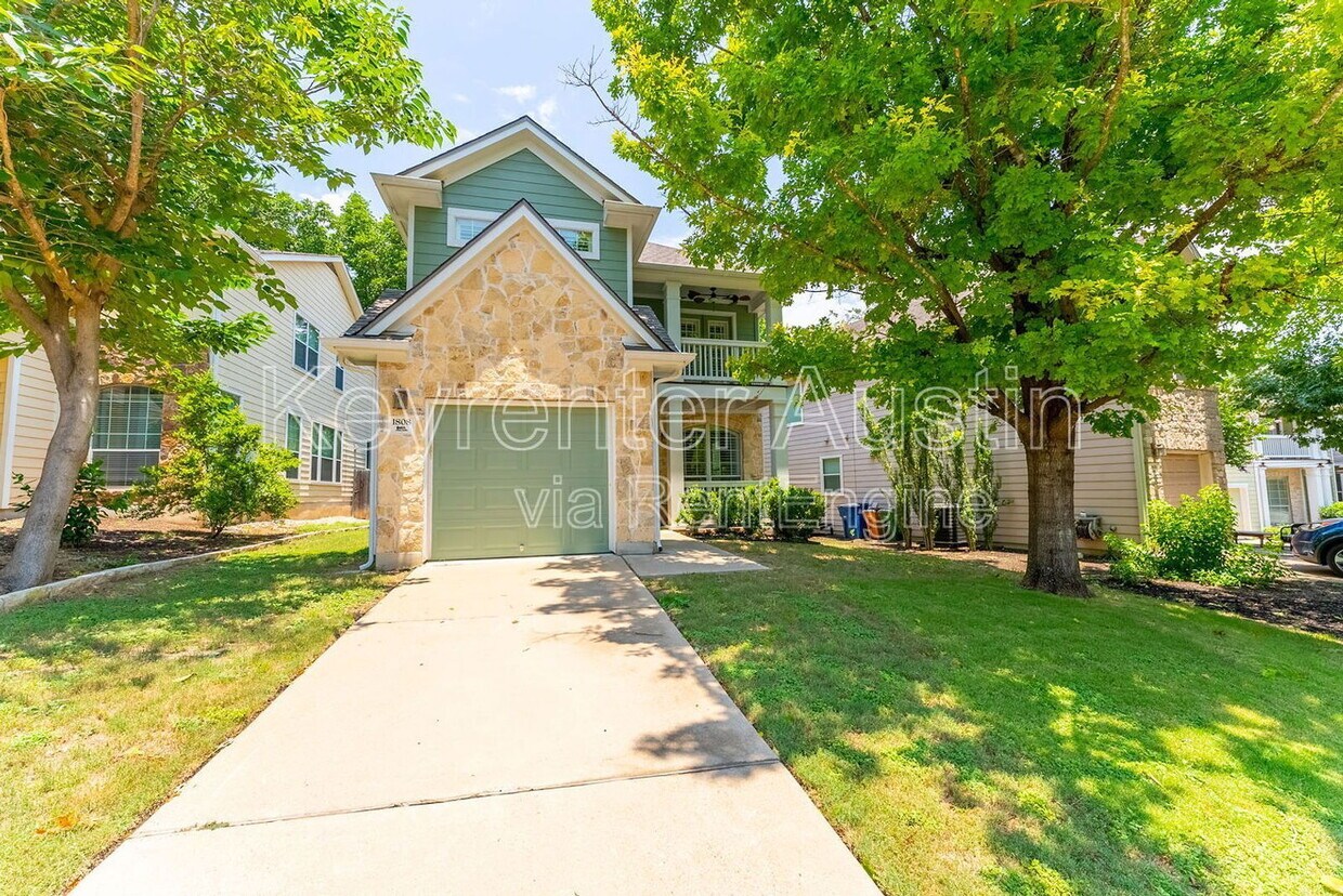 Foto principal - 1808 Village Oak Ct