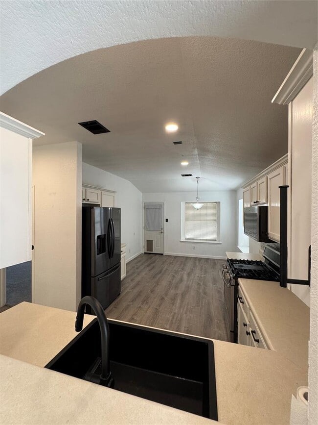 Foto del edificio - 2802 Greenlee Dr