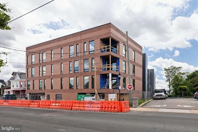 Building Photo - 6910 Ridge Ave