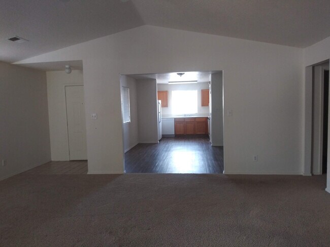 Foto del edificio - 5763 Carmen Rd NW
