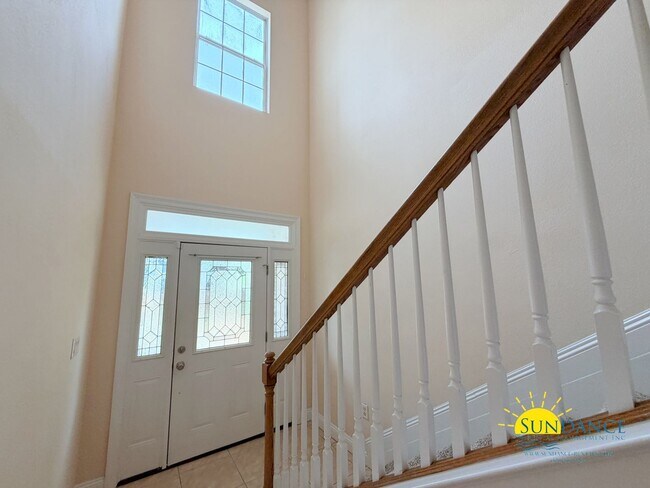 Foto del edificio - Natural Light Filled end unit 2-Story 3BR Niceville Home!