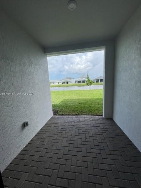 Foto del edificio - 14171 Southwest