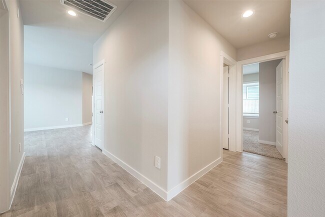 Foto del edificio - 2920 Gunnersbury Dr