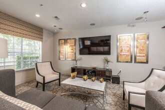 Building Photo - 5800 Woodway Dr