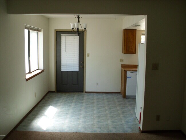 Building Photo - 501 W Santa Fe Ave