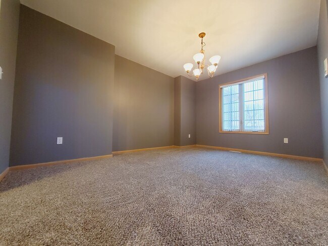 Foto del edificio - 4 Bed 2.5 Bath Home!