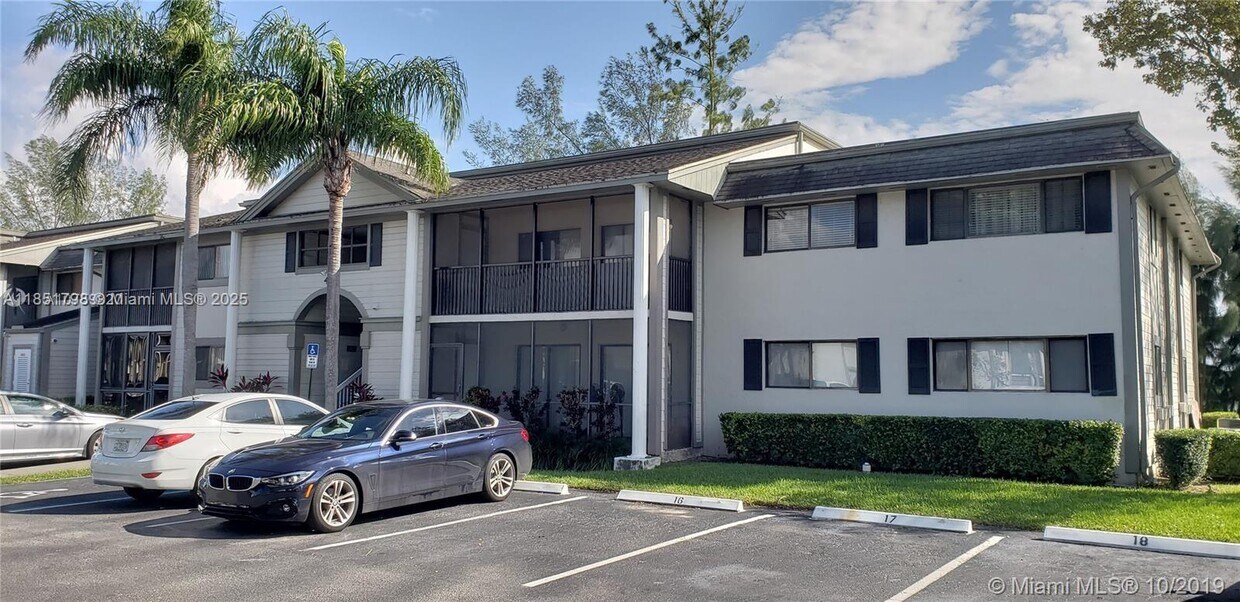 Foto principal - 20761 NE 4th Pl