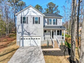 Building Photo - 127 Dagnall Cir