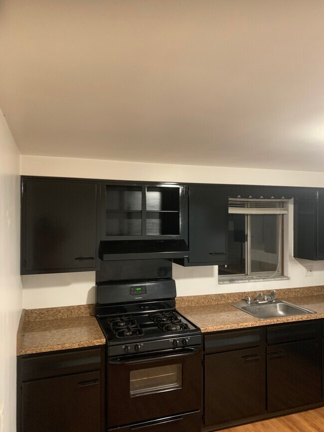 Building Photo - 114 Van Wyck Ave