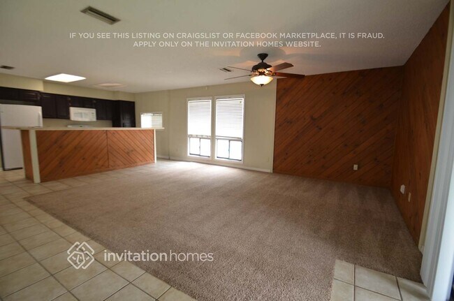 Foto del edificio - 985 Orangewood Rd