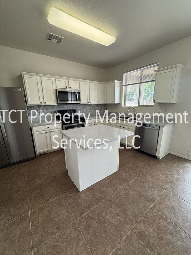 Foto del edificio - Beautiful 4 bedroom + loft in Johnson Ranch