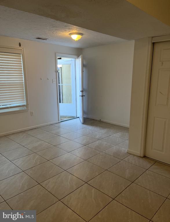 Foto del edificio - 14684 Cloverdale Rd