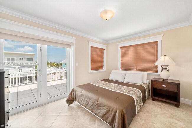 Building Photo - 4 br, 3.5 bath House - 1516 Aqueduct Ln # ...