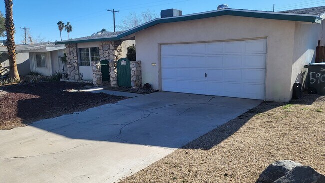 Foto del edificio - 5905 Carl Ave