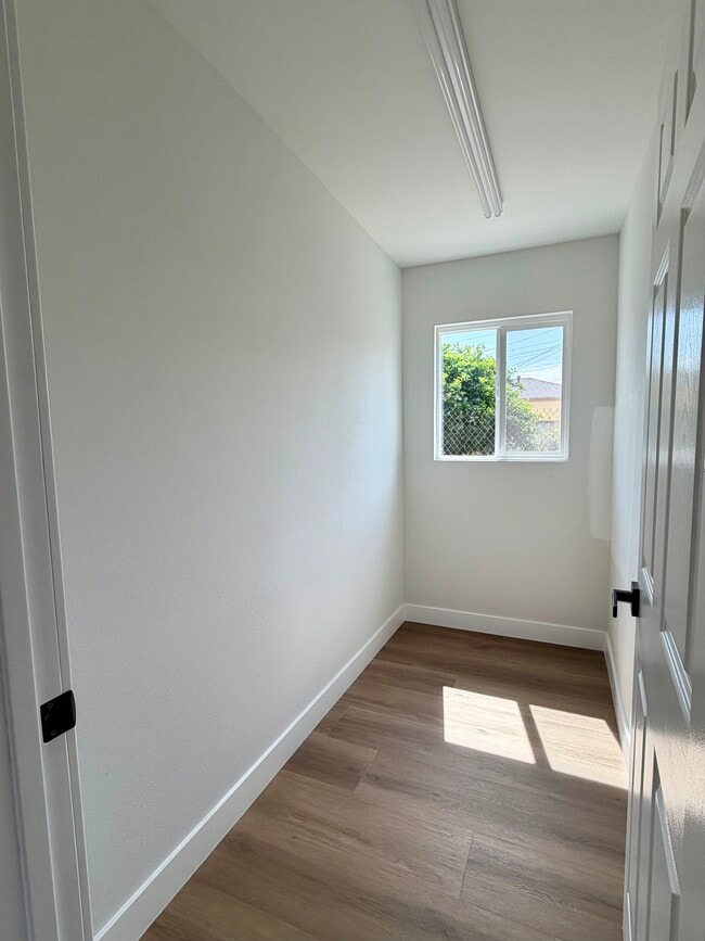 Building Photo - 8965 San Juan Ave