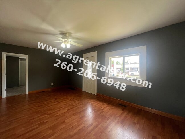 Building Photo - 2 Bedroom House