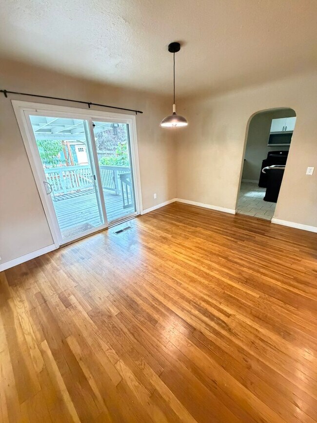 Foto del edificio - 480 W Ash St