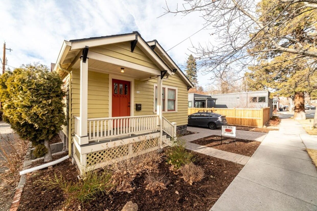 Primary Photo - Beautiful Gem in the heart of Downtown! 2 ...