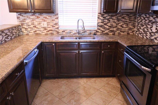 Foto del edificio - 7609 S Sherrill St