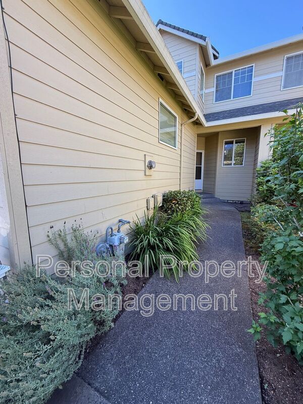 Building Photo - 8527 NE 55th Cir