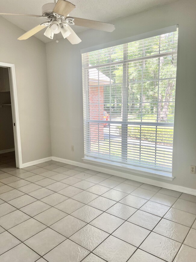 Building Photo - 1163 Green Hill Trce
