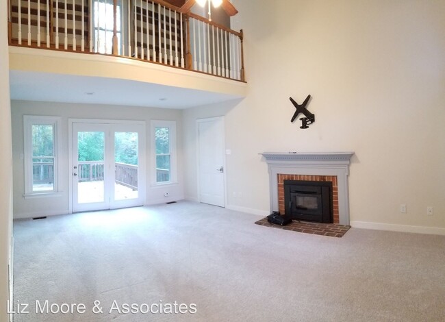 Building Photo - 4 br, 2.5 bath House - 6303 Walnut Bend Drive
