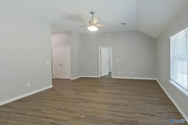 Foto del edificio - 112 Live Oak Dr