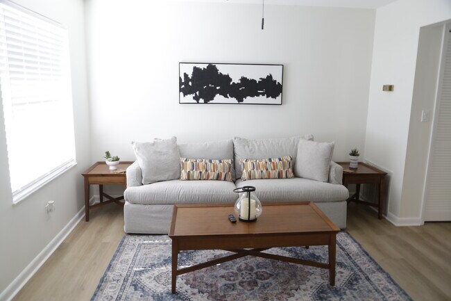 Foto del edificio - 413 Dempsey Rd