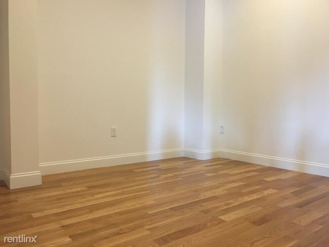 Building Photo - 339 D St