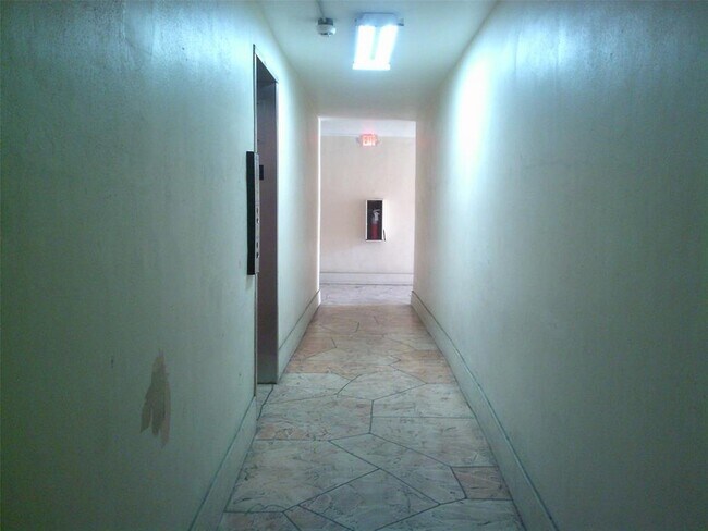 Foto del edificio - 624 NW 13th St