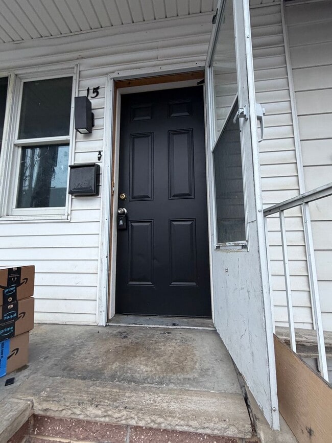 Building Photo - 15 E Cherry St