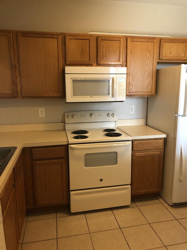 Building Photo - 9518 Amberdale Ct