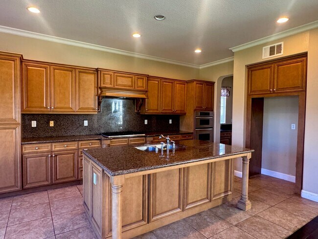 Foto del edificio - Spacious remodeled 5 bedroom home in Big Sky