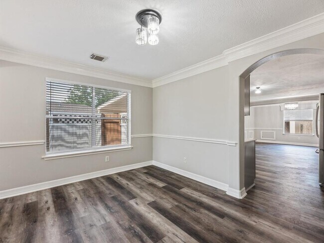Foto del edificio - 7307 Village Lake Dr