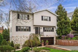 Building Photo - 2 Beaver Landing