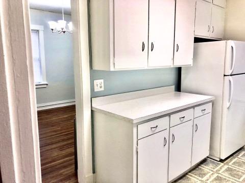 Sparkling kitchen - 606 S 32nd Ave