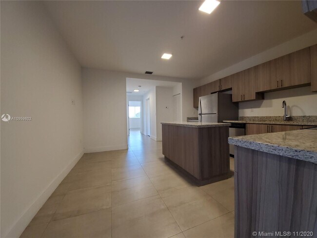 Foto del edificio - 6001 W Flagler St