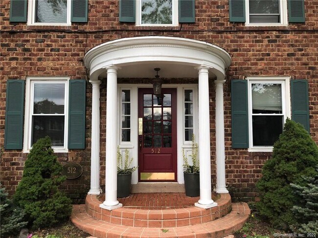 Foto del edificio - 512 Townsend Ave