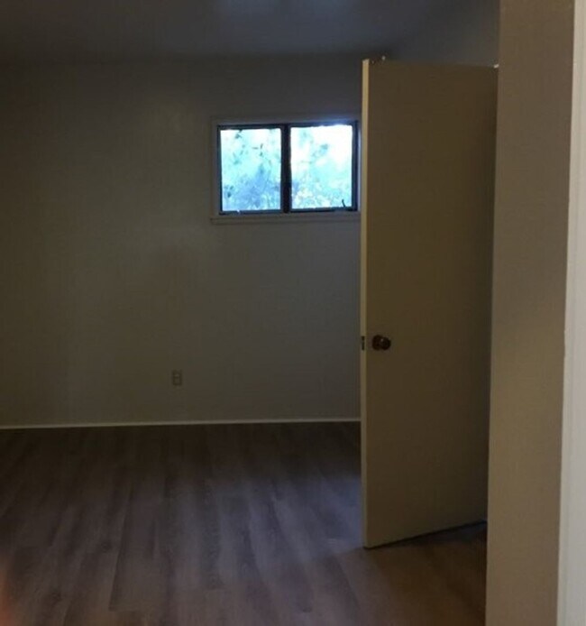 Building Photo - *DS647/7th408-McKinney, Sally