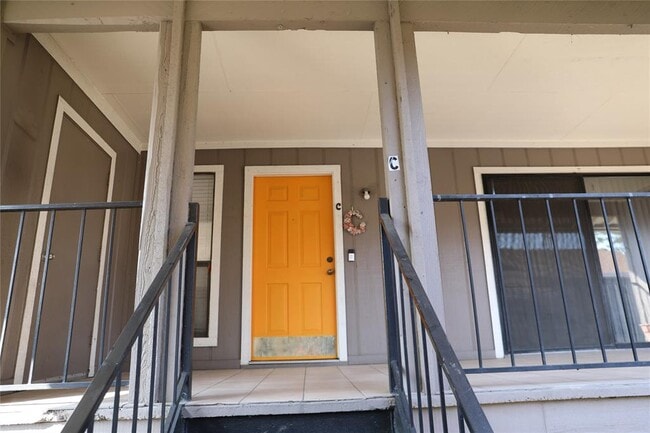 Building Photo - 8619 Putnam Dr