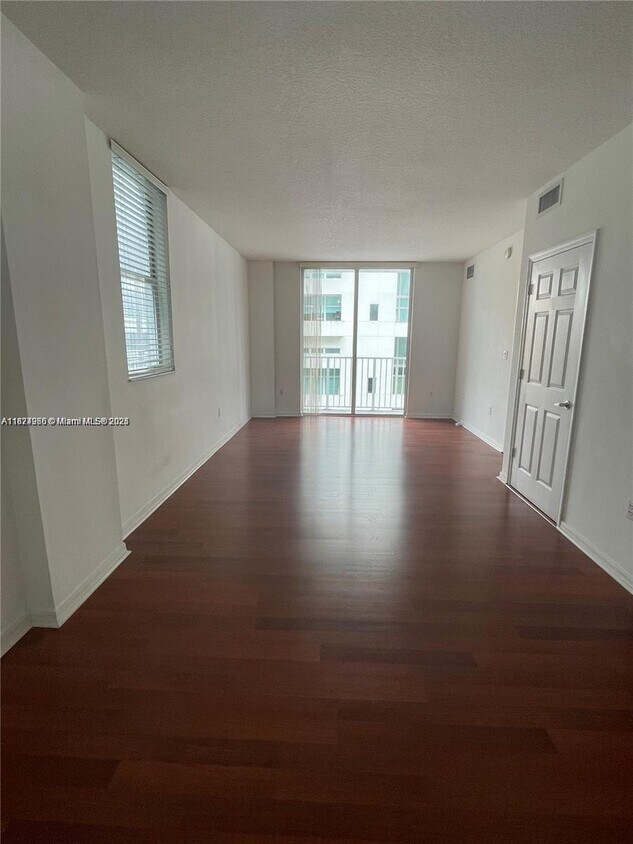 Foto principal - 115 SW 11th St