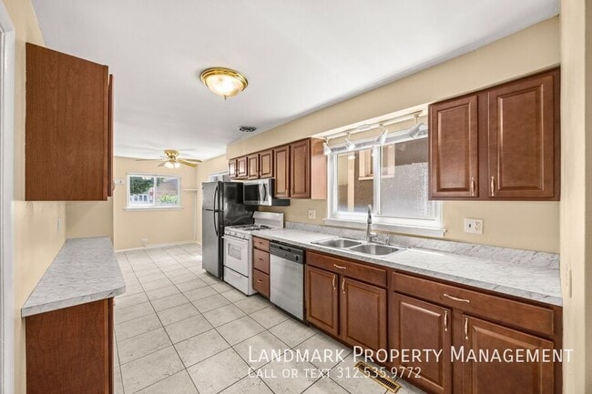 Foto del edificio - 3109 Grove Ave