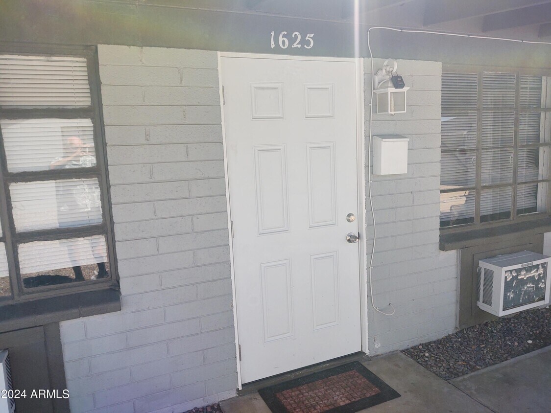 1625 E Pinchot Ave, Phoenix, AZ 85016 Room for Rent in Phoenix, AZ