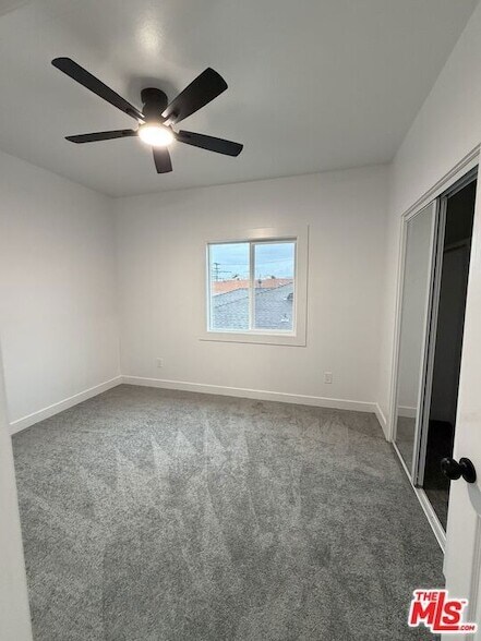 Foto del edificio - 8624 Graham Ave