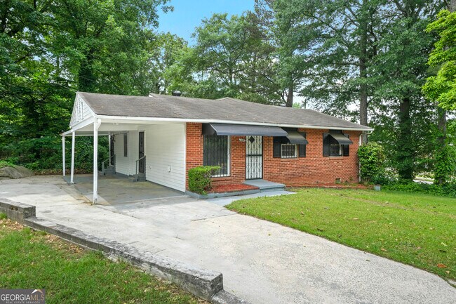 Building Photo - 3698 Fairlane Dr NW