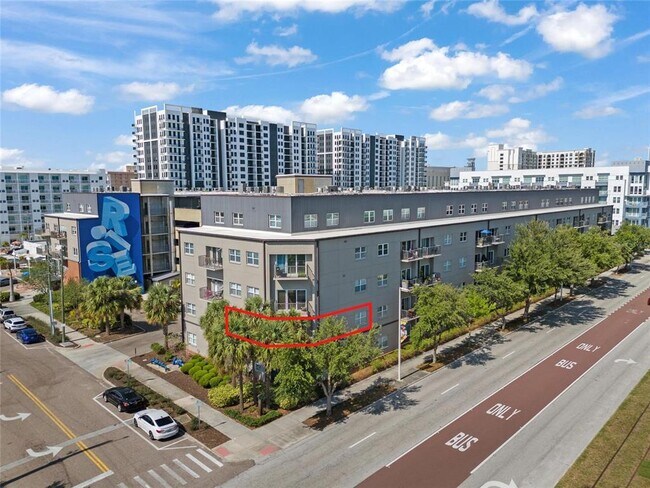 Foto del edificio - 1010 Central Ave