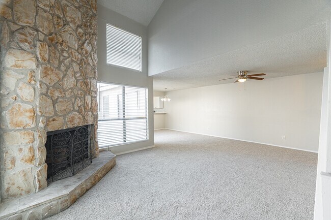 Foto del edificio - 5731 Easthampton Dr